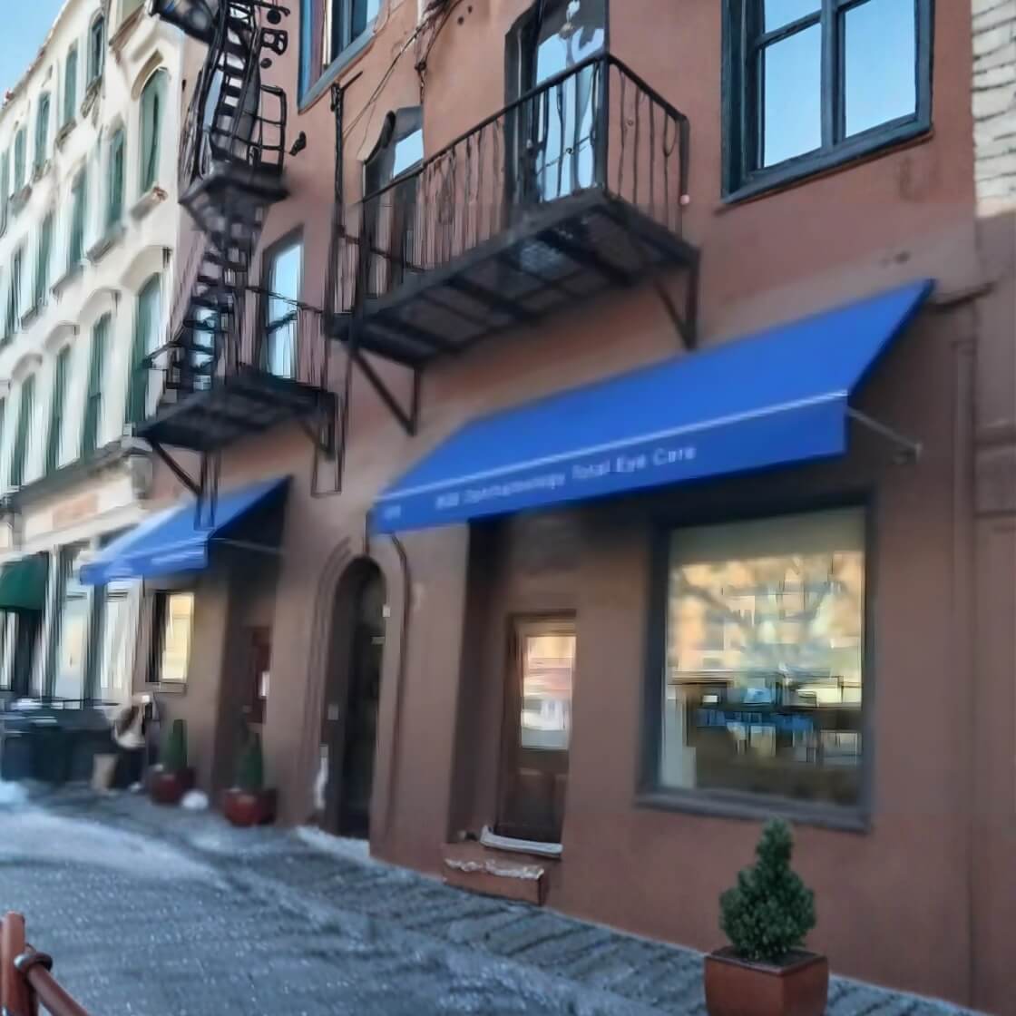 semi-cassette-awning